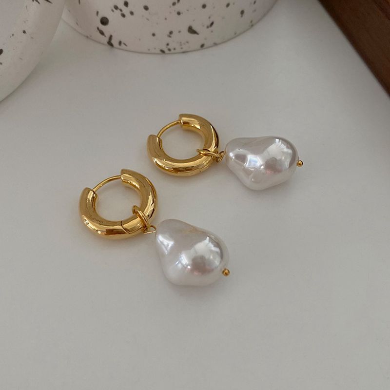 20g Weight 18K Gold Plated Plating Material 1 Pair Simple Style Irregular Copper Pearl Plating 18k Gold Plated Drop Earrings