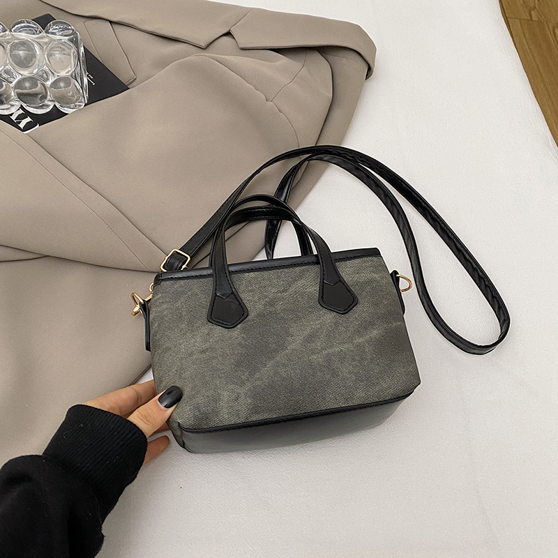 2024 nicho de diseño nuevo bolso de mujer nuevo invierno de moda retro bolso de mano cuadrado universal bolso de hombro único