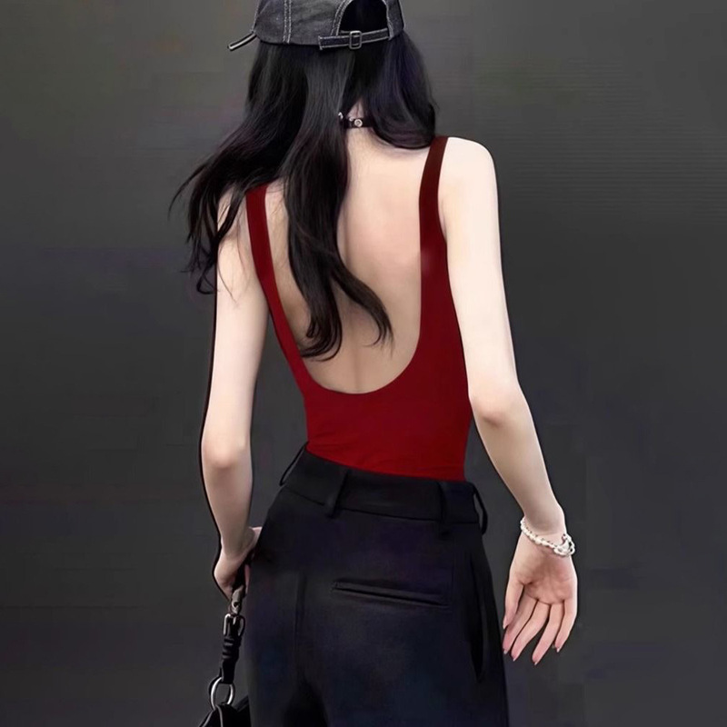 Hot Girl Sexy Backless Non-Slip Wide Shoulder Strap Red Beauty Back Tank Top Bra with Built-In Chest Pads for Outerwear Tube Top Hot Girl Sexy Backless Non-Slip Wide Shoulder Strap Red Beauty Back Tank Top Bra with Built-In Chest Pads for Outerwear Tube Top