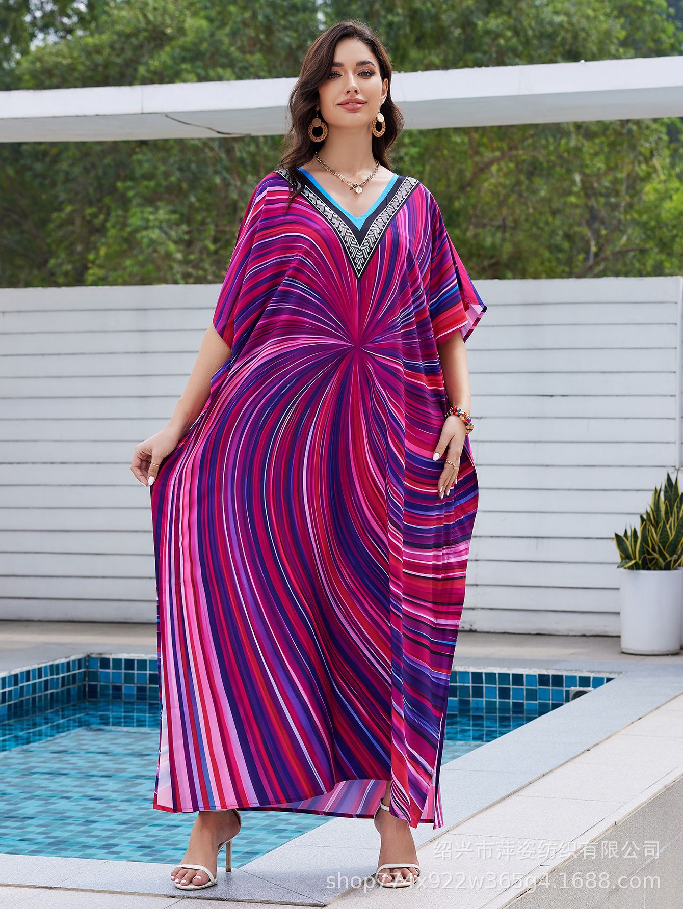 2025 nueva camisa de playa europea y americana impresa ropa suelta vacaciones bikini camisa protector solar camisa de baño 5016