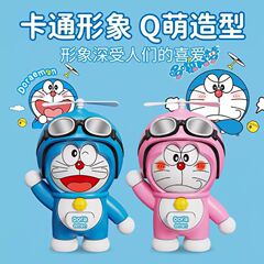 百変が多いです。顔を変えます。人形のおかしな顔をします。