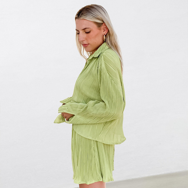 Demi-season green cardigan