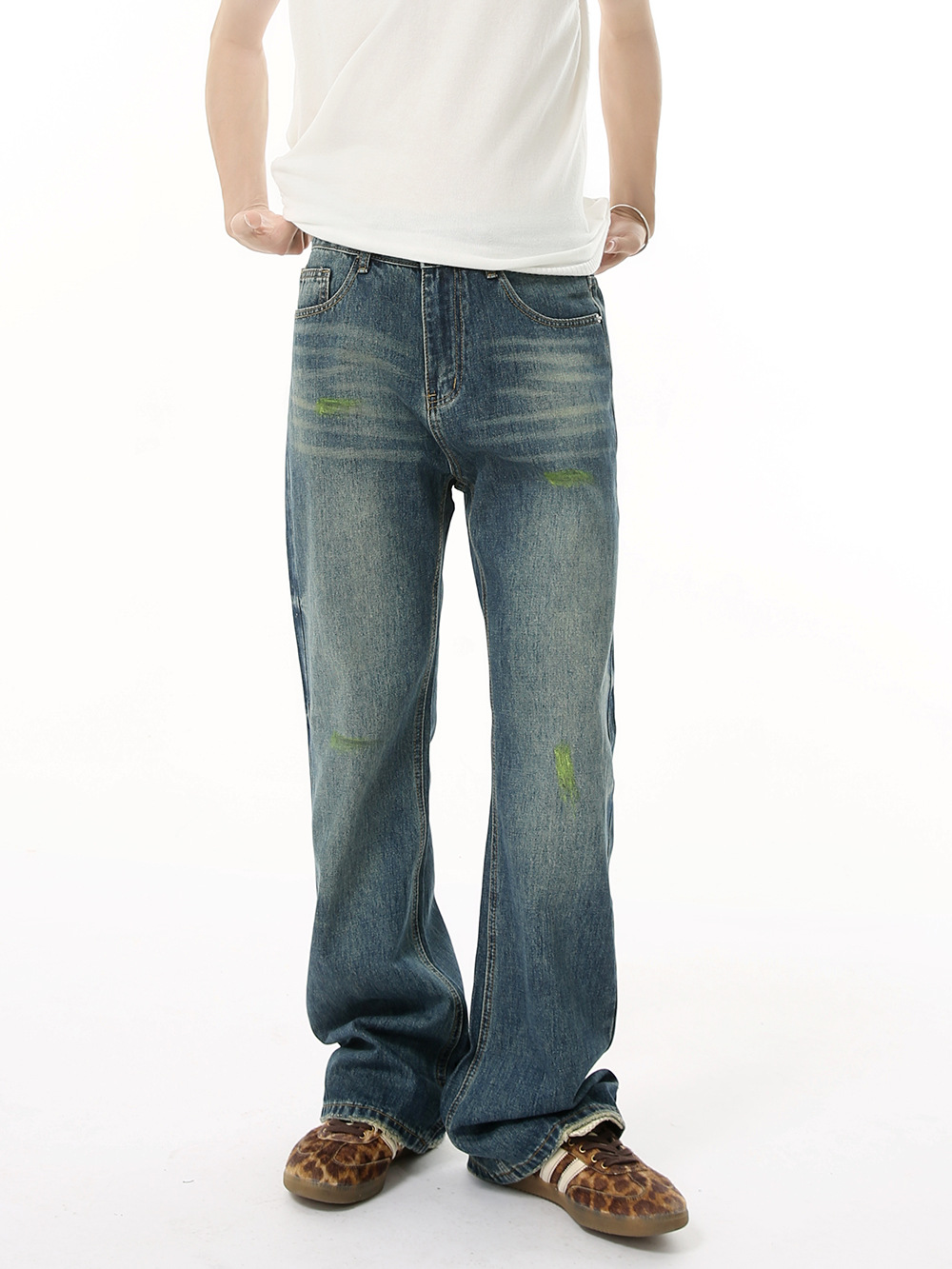 MTLCLOTHES para hombre | American vibe pliegues callejeros pintados ligeramente sueltos pantalones vaqueros lavados casuales de moda