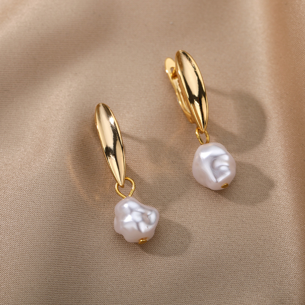 1 Pair Elegant Geometric Plating Inlay Freshwater Pearl Copper Zircon Drop Earrings display picture 5