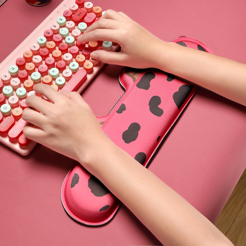 Alfombrillas de ratón transfronterizas, divertidas y variadas, reposamuñecas, alfombrillas de ratón de alta calidad con formas especiales, alfombrillas de ratón de dibujos animados para hombres y mujeres