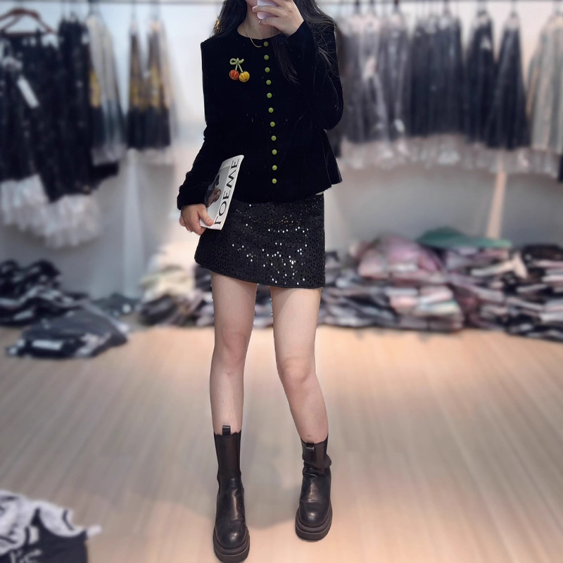 篙品质套装2025秋款爆款俏皮减龄撞色真丝丝绒外套搭配半裙两件套|undefined