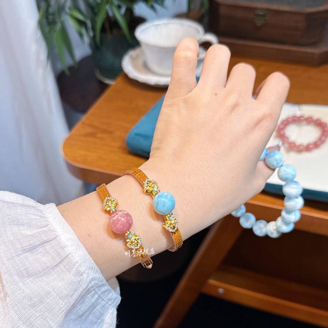 Leather Strap Bracelet Bracelet Light Luxury High-Definition Sea Stone Rhodolite Round Beads Fashionable Temperament Women