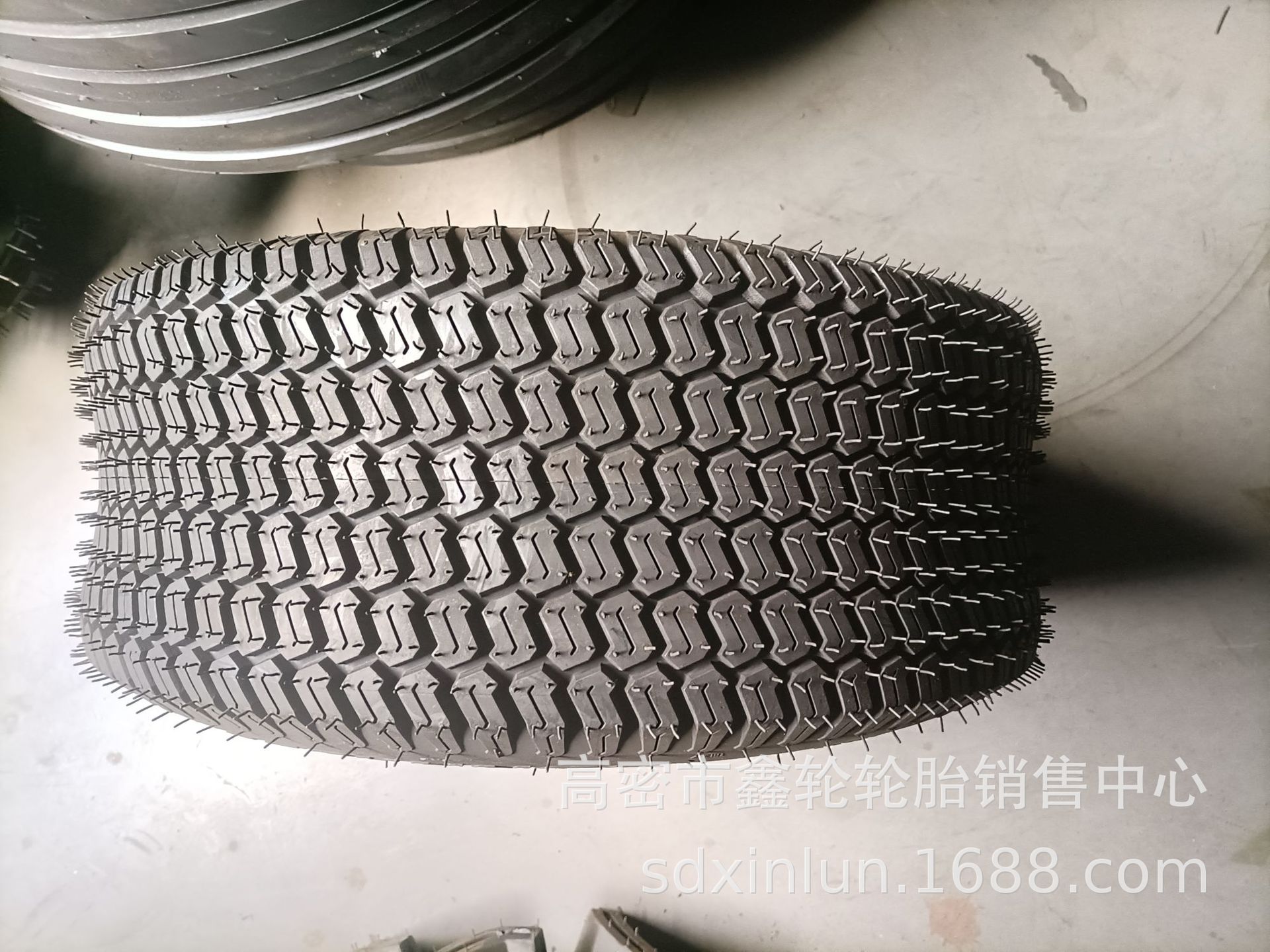 供应23x8.5-12 23x10.5-14 24x8.5-14搂草机割草机轮胎