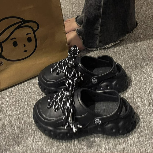 Korean version of thick-soled Crocs women's summer outer wear wholesale shoelaces ins Internet celebrity nurse heightening Baotou garden shoes