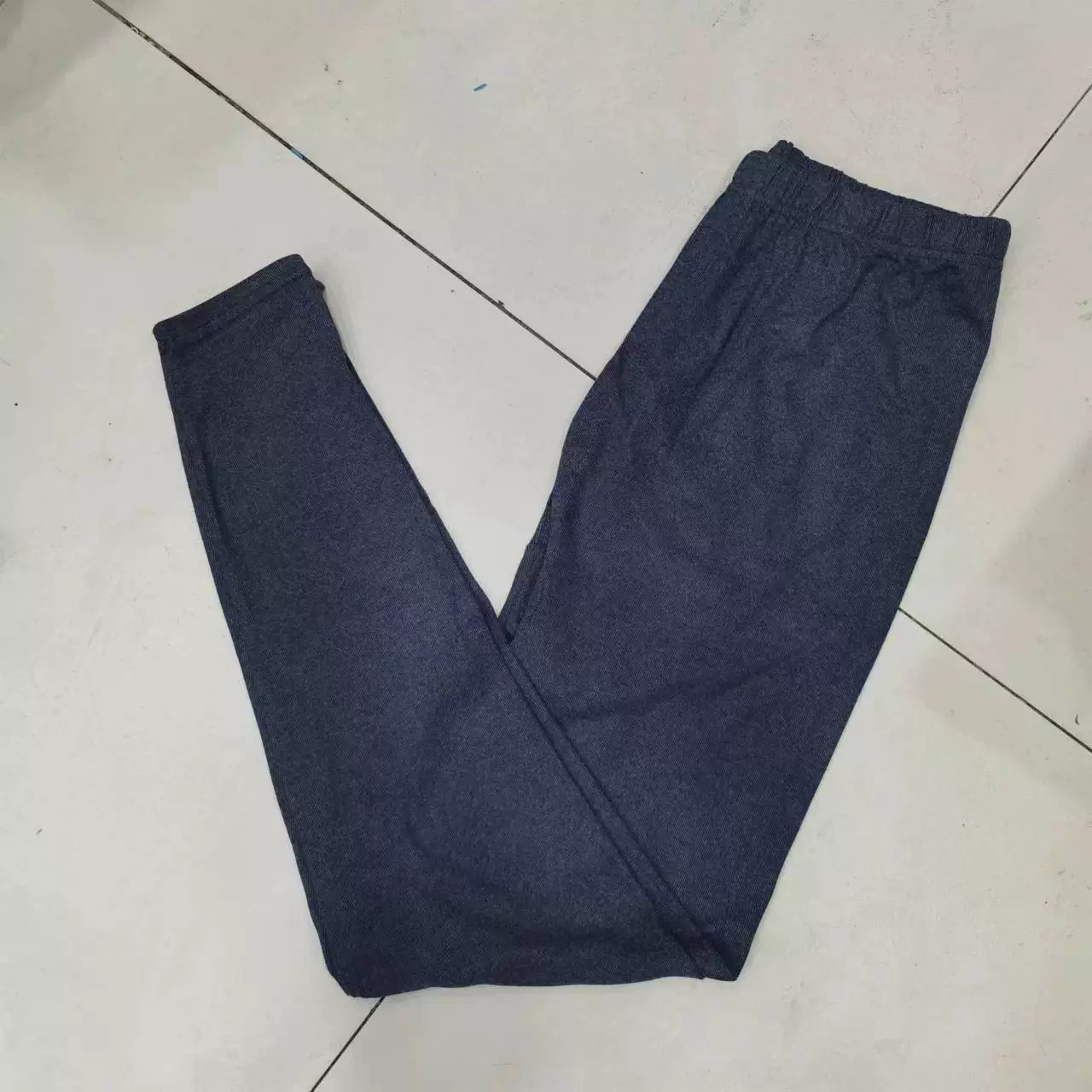 Новые стильные немецкие бархатные цветные термобрюки для мужчин, осенне-зимние леггинсы для ношения под одеждой, мужские и женские флисовые брюки, облегающий крой.