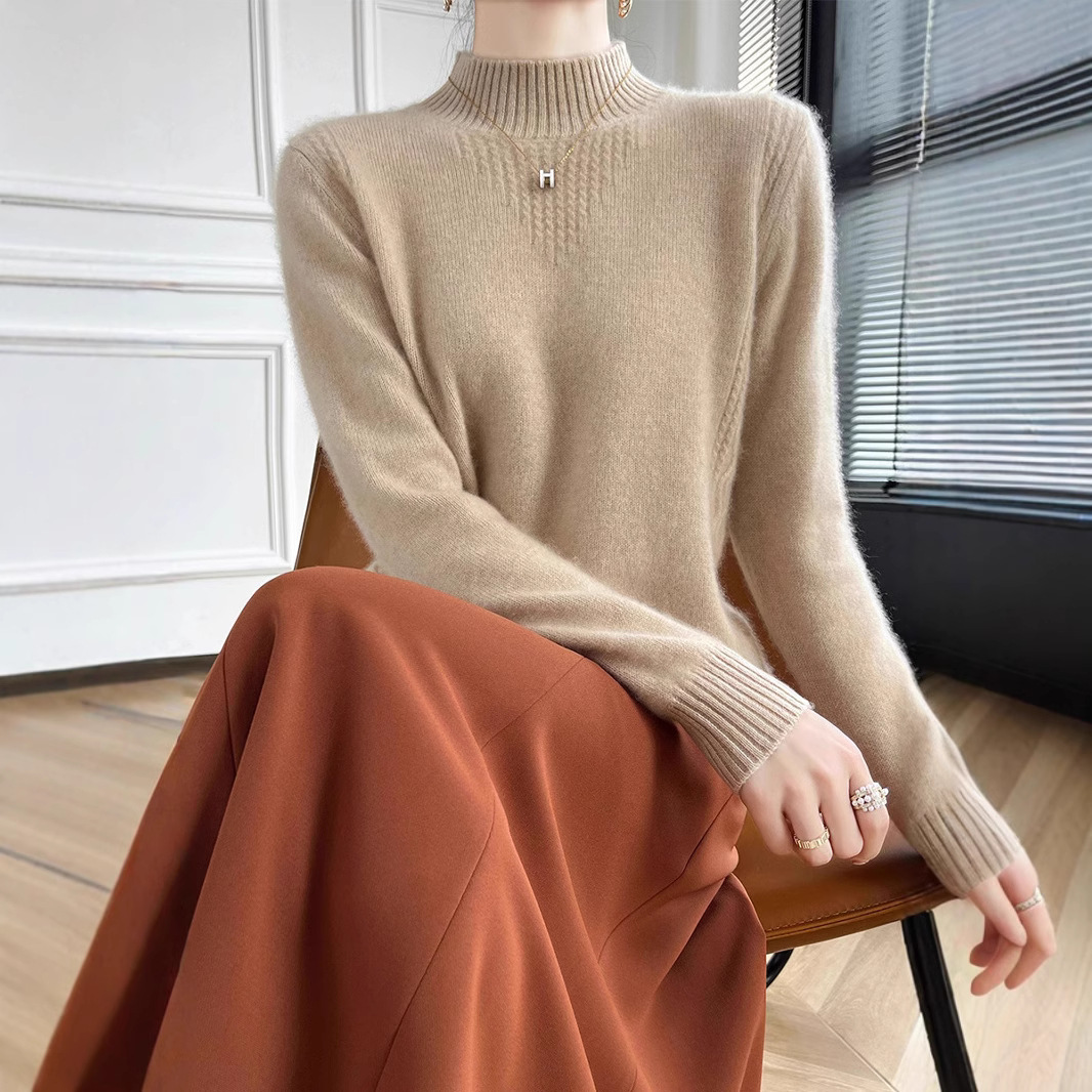 Demi-season woolen knitted sweater