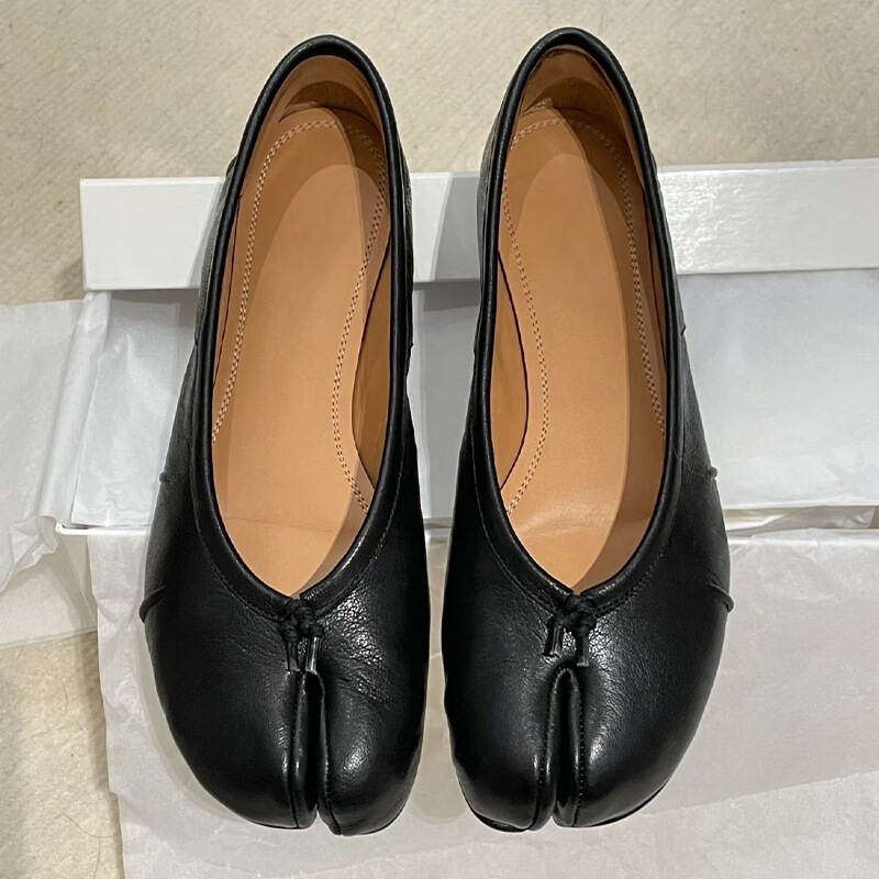 In stock and ships immediately! Ballet flats similar to Grape Mom's style, women's shallow thick-heeled fashionable split-toe pig hoof shoes