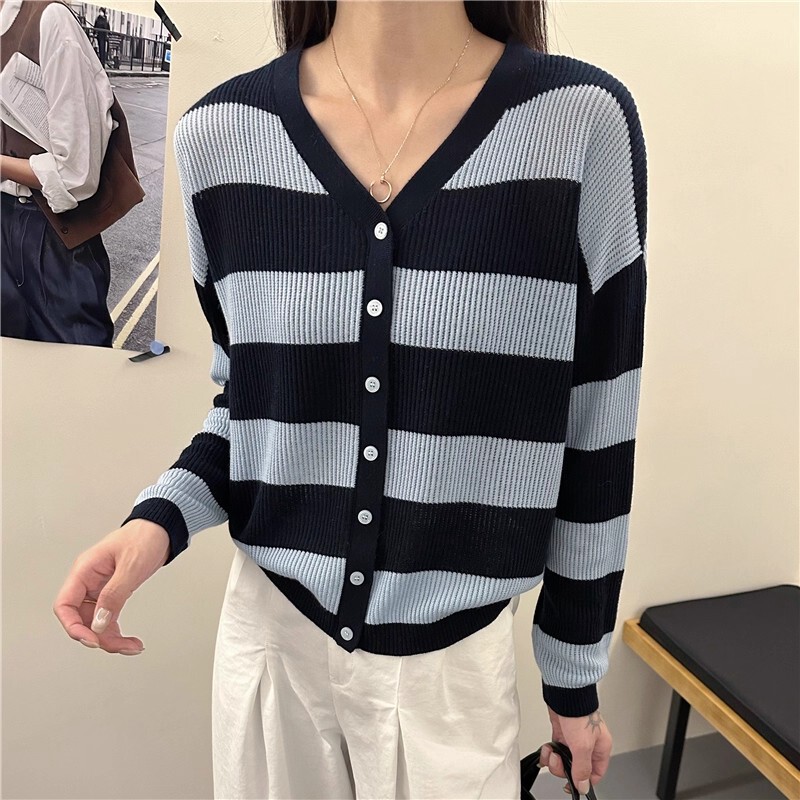 2026 Autumn New V-Neck Color-Block Striped Fine Wool Knit Cardigan for Women, Slimming Outerwear Thin Jacket