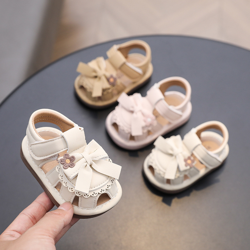 Baby Girl Squeaky Shoes Summer Infant Shoes Soft Sole Toddler Shoes Non-Slip Girls Princess Shoes Leather Shoes 0-1 Year Old Sandals Baby Girl Squeaky Shoes Summer Infant Shoes Soft Sole Toddler Shoes Non-Slip Girls Princess Shoes Leather Shoes 0-1 Year Old Sandals