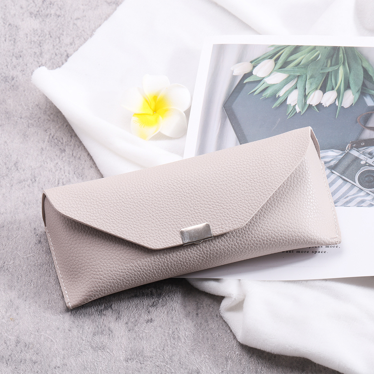 Nueva moda cuero gafas caso metal botón a presión retro gafas de sol caso