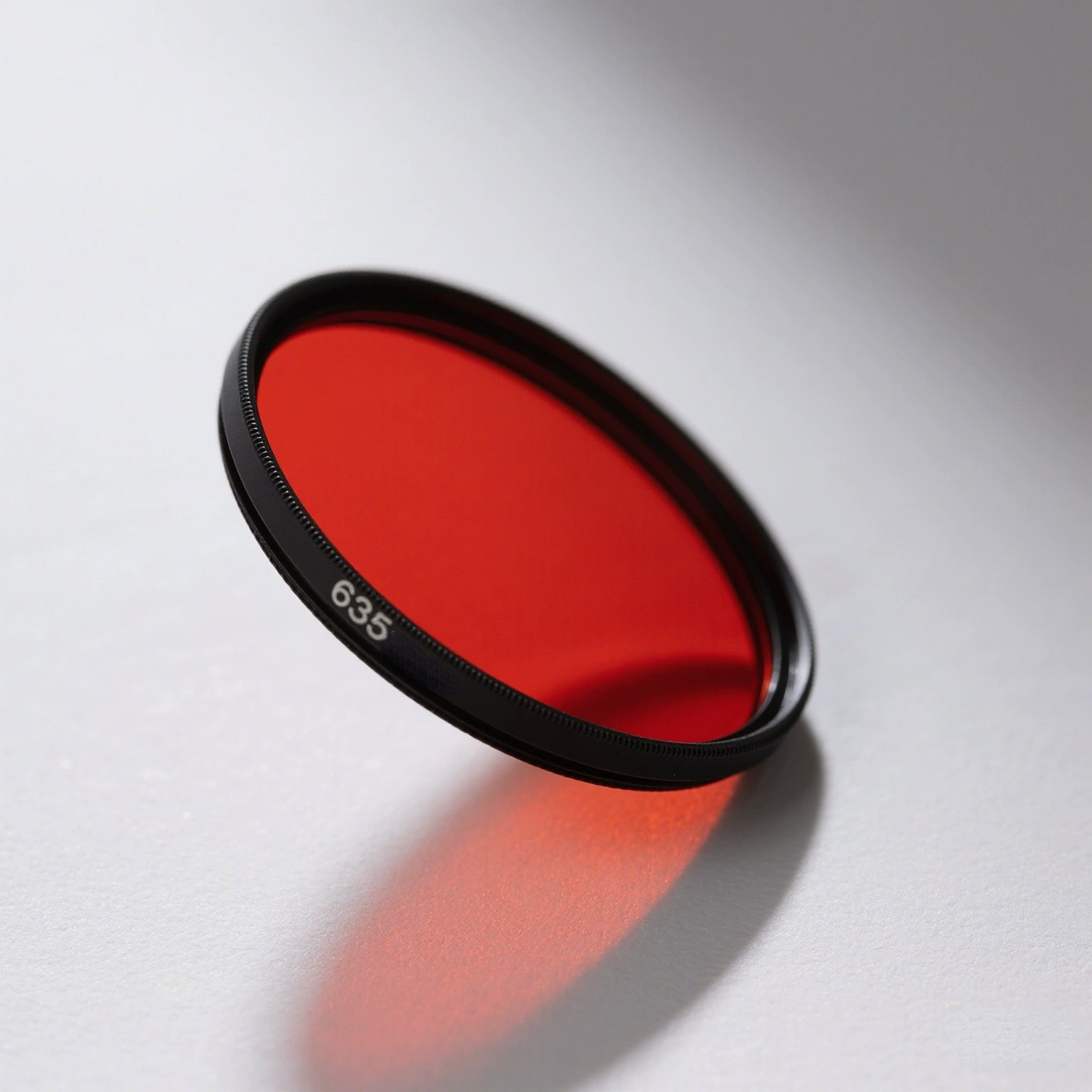 Широта полосы фильтра узкополосного диапазона 635 нм 20 ± 3 нм Высокая пропускаемость >90 % Лидар/биометрия