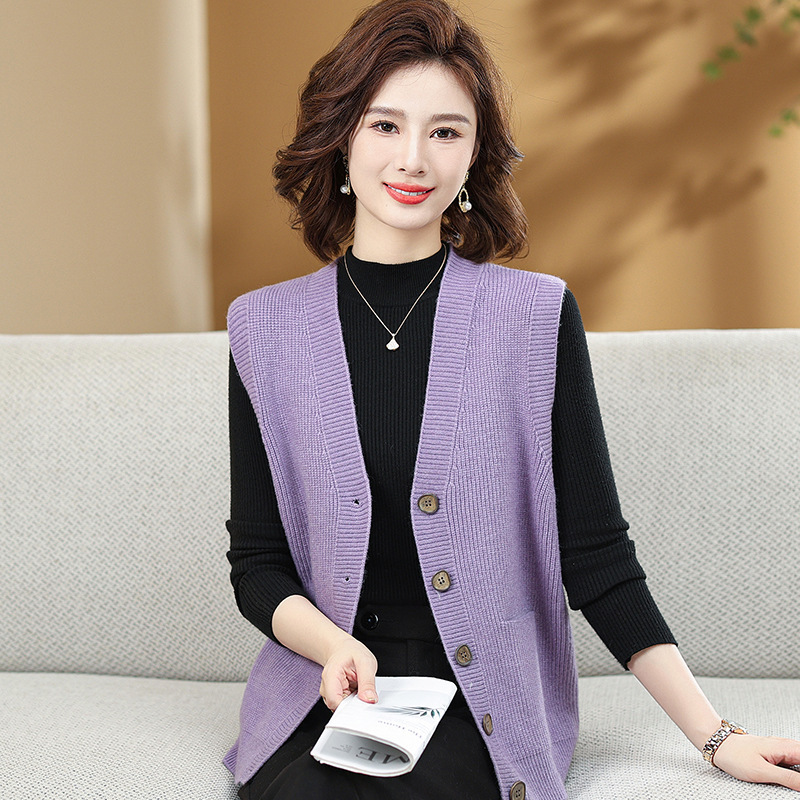 Middle-aged and elderly women's knitted vest loose outer wear with pockets cardigan show temperament mom coat spring and autumn vest