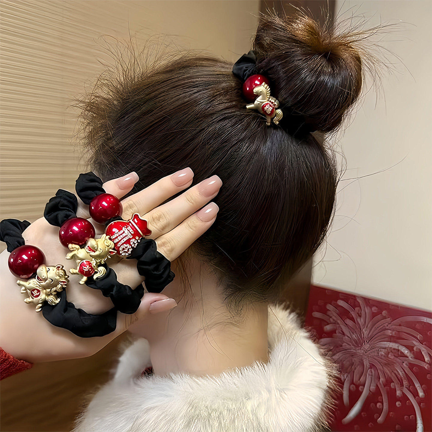 Black and Red Color-Blocking Scrunchie with Golden Little Horse and Fortune Decoration for the Year of the Horse, Suitable for High Ponytails, Women's Hair Tie