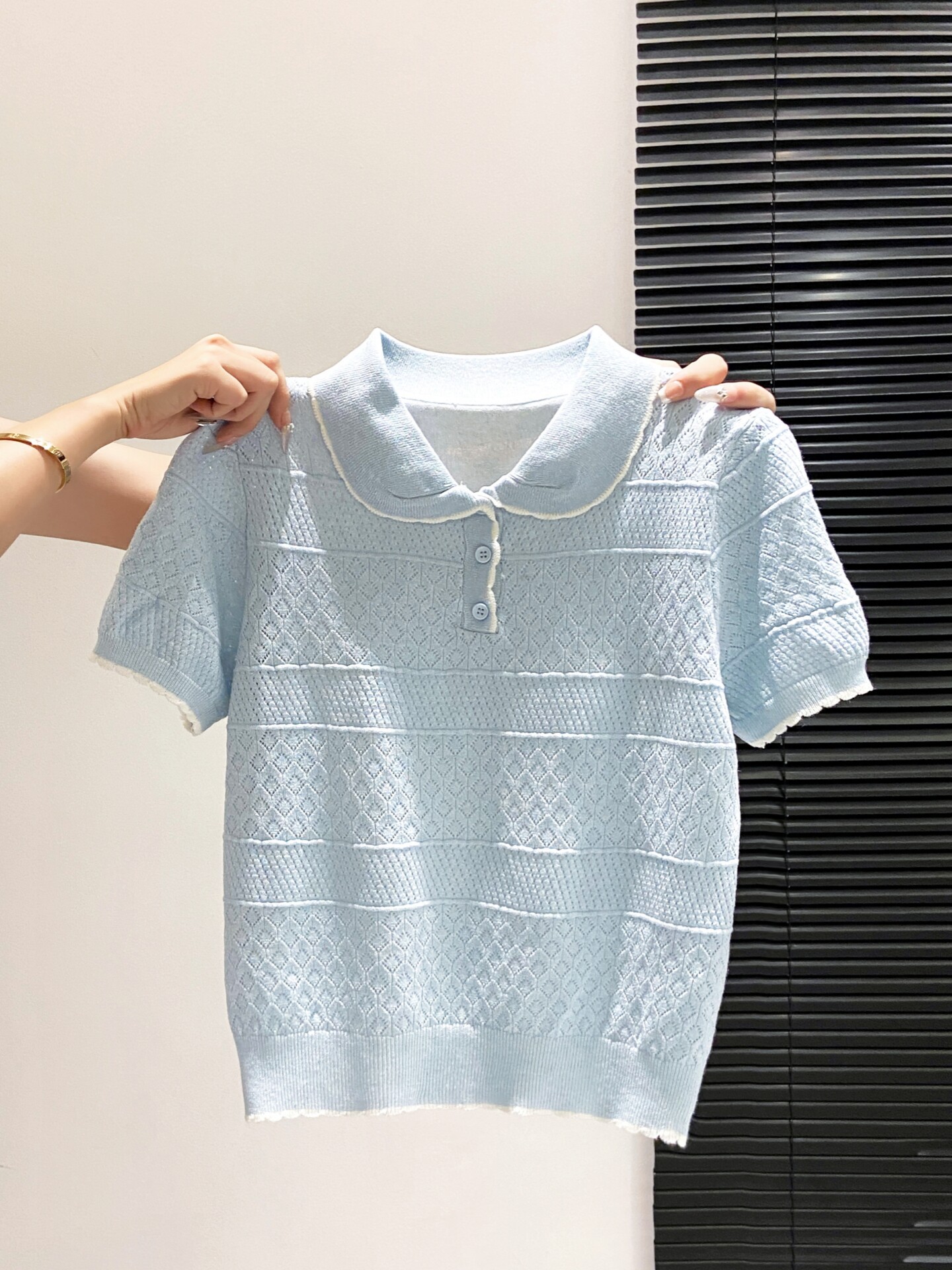 Áo thun tay ngắn dệt kim họa tiết rỗng phong cách thời trang — xanh lam