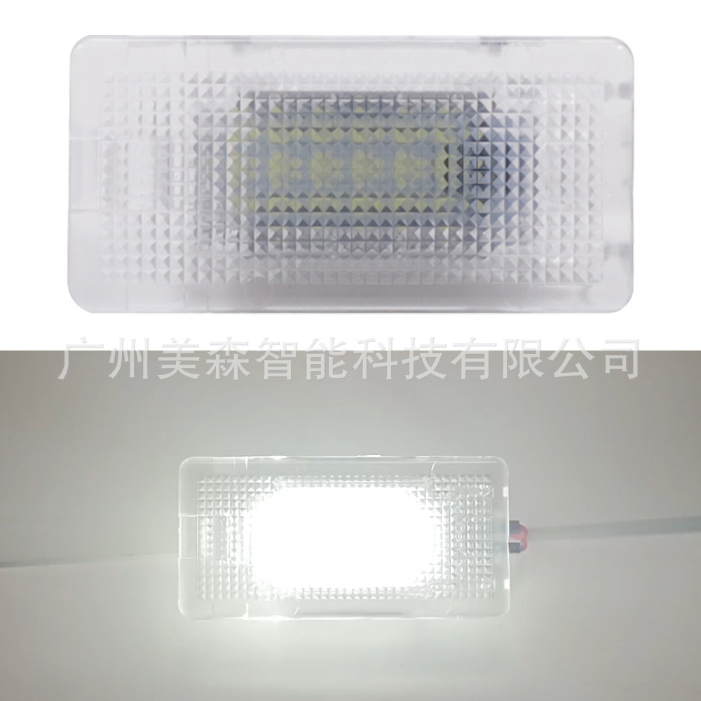 Directly supplied by the manufacturer, these are suitable replacement parts for BMW E39 transparent, always-on white LED license plate lights