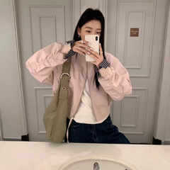韓国版ピンクのデザイン感は野球服のコートをつなぎ合わせます。