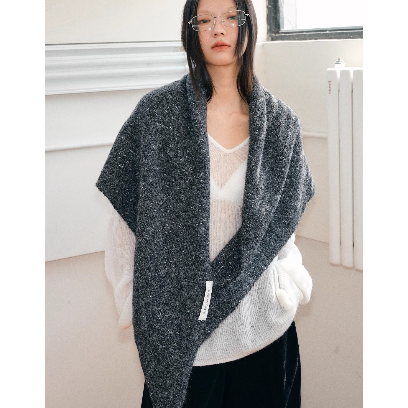 Casual and High-End Knitted Triangle Shawl for Autumn and Winter Outerwear, Warm Women's Fashionable Design Slit Versatile Fashion Scarf