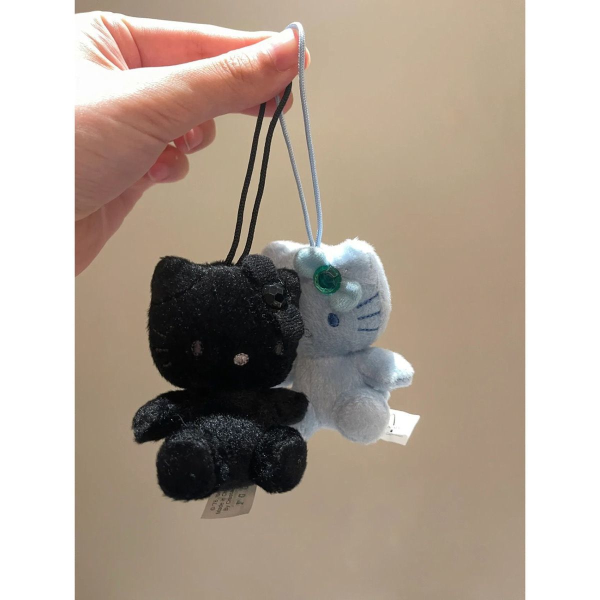 hellokitty周边挂件毛绒公仔黑皮kitty玩偶可爱挂件ins闺蜜同款-阿里巴巴