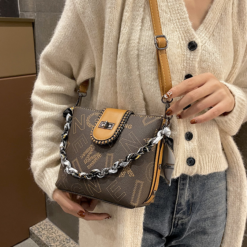 Women's Cross-Border New Fashion Printed Letter Handbag Bucket Bag High-End Texture Retro Single Shoulder Crossbody Bag