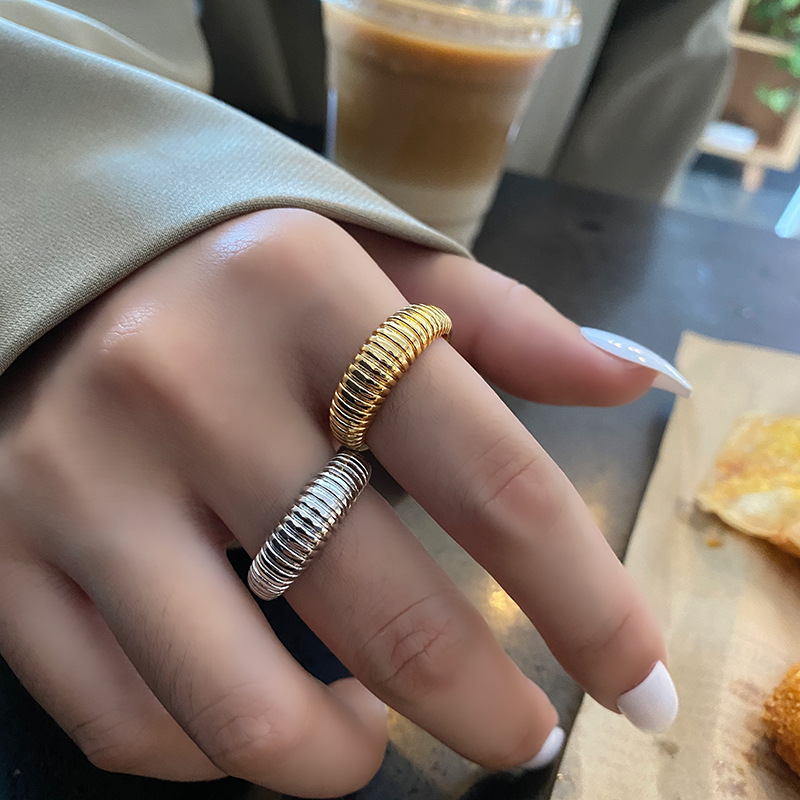 Anillo De Dedo Índice Ajustable Con Diseño Geométrico De Croissant Francés display picture 1