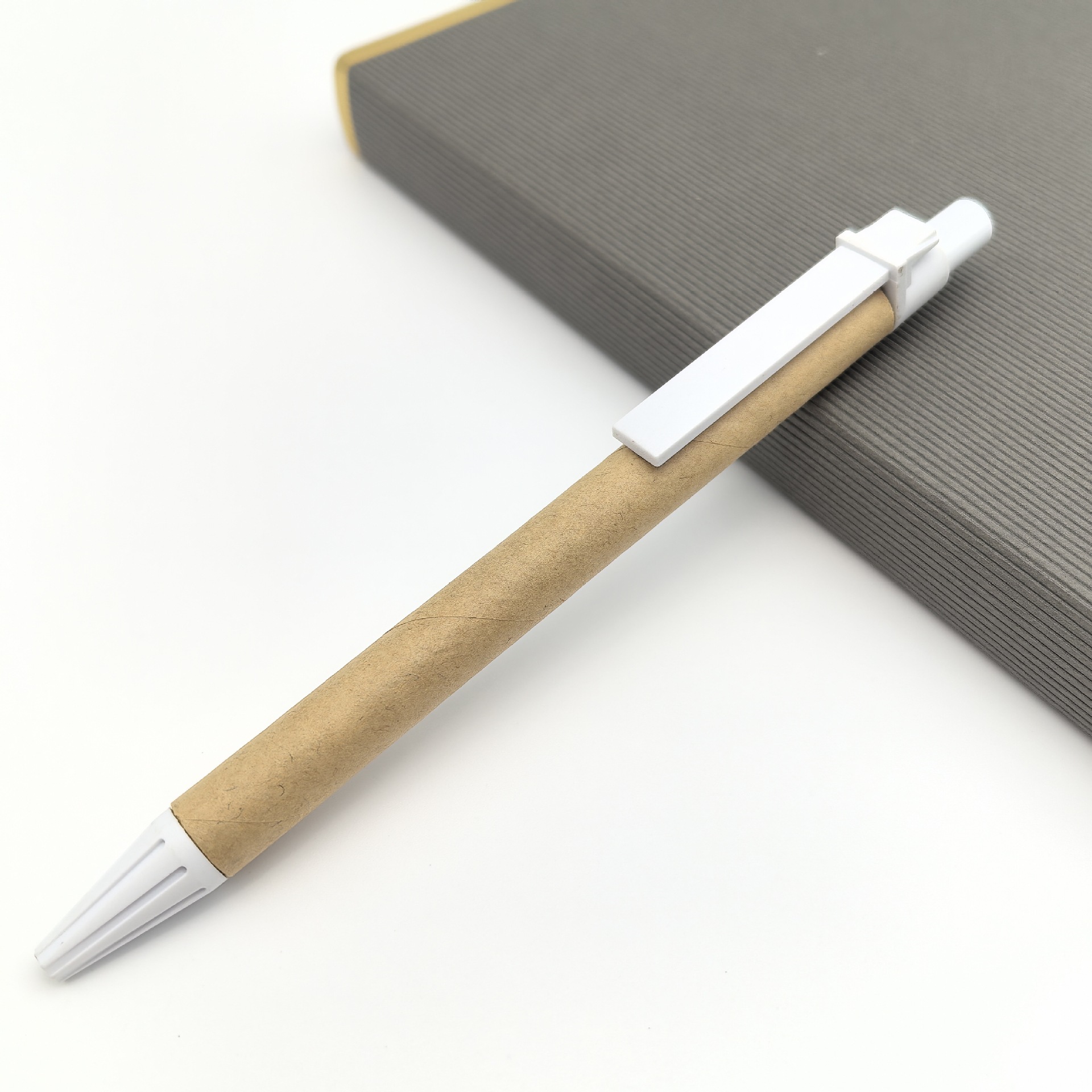 Nuevo material de paja de trigo lápiz de tubo de papel kraft ecológico bolígrafo de tubo de papel personalizado bolígrafo publicitario bolígrafo al por mayor