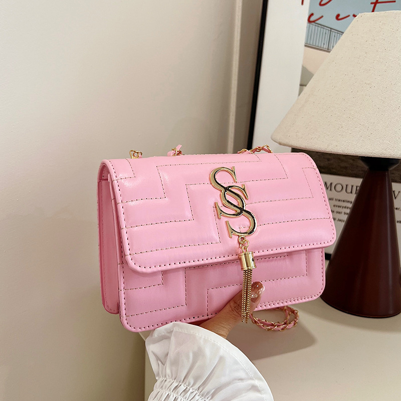 Bolso de cadena popular de este año bolso de mensajero retro femenino pequeño bolso cuadrado 2025 primavera nuevo bolso de hombro con borla de moda