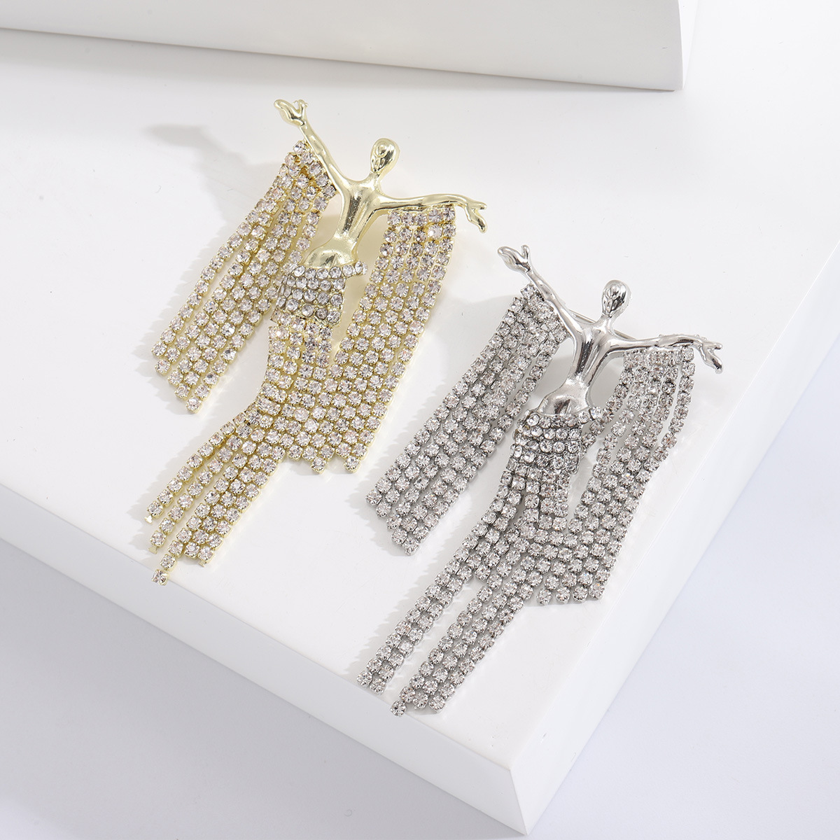 14g Weight Rhinestones Inlay Material Elegant Lady Streetwear Pin Human Geometric Tassel Alloy Rhinestones Women's Brooches