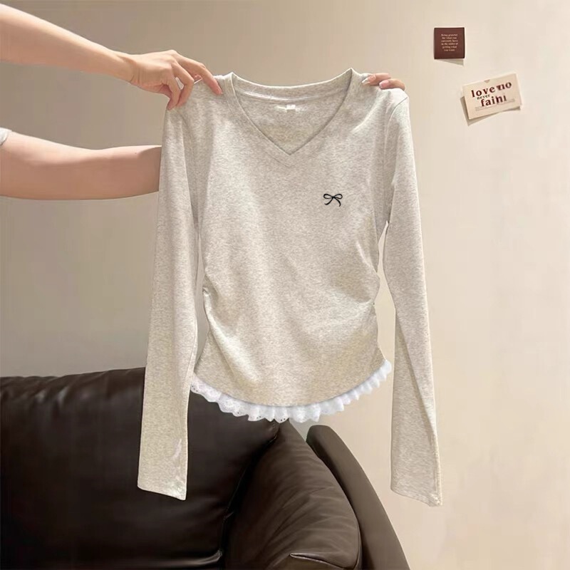 [92% Cotton, 8% Spandex + Bow Embroidery + Back Collar] Lace Trim V-Neck Slim-Fit Women's T-Shirt