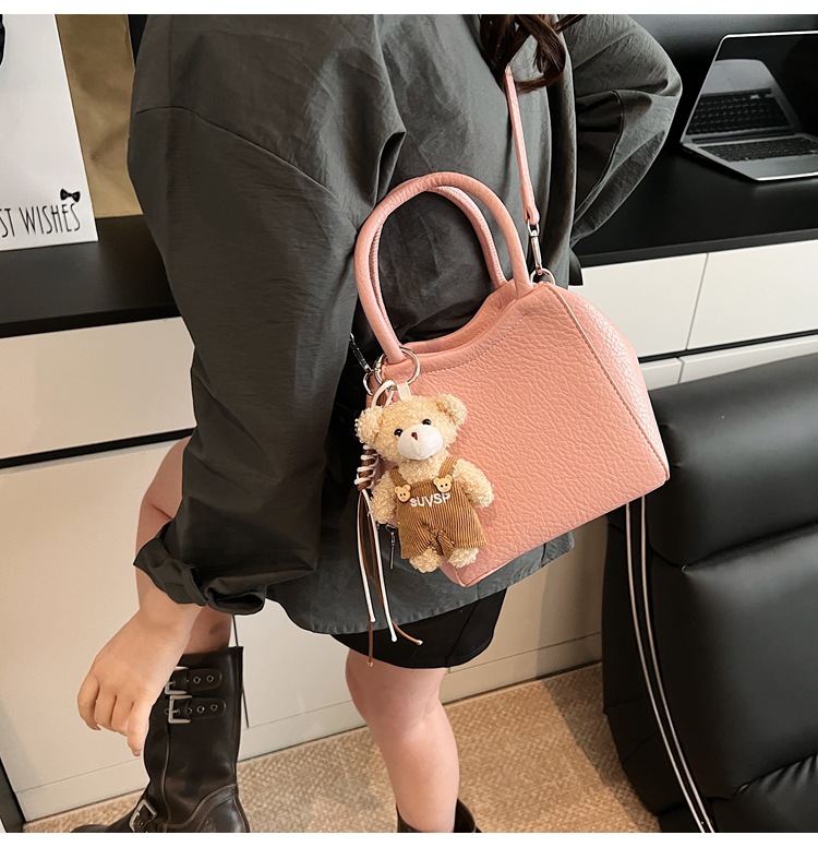 This is a unique, stylish and casual women's bucket bag for the summer of 2025. It's a Korean style single-shoulder crossbody women's bag with a sense of fashion undefined