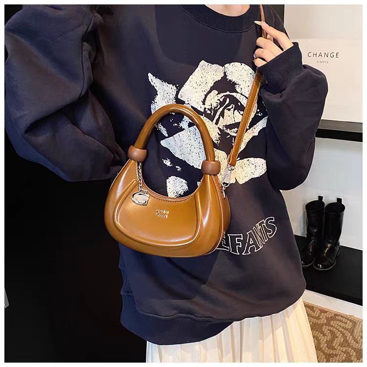 Women's Retro Saddle Crossbody Bag Designer Versatile Shoulder Bag_voghion.com