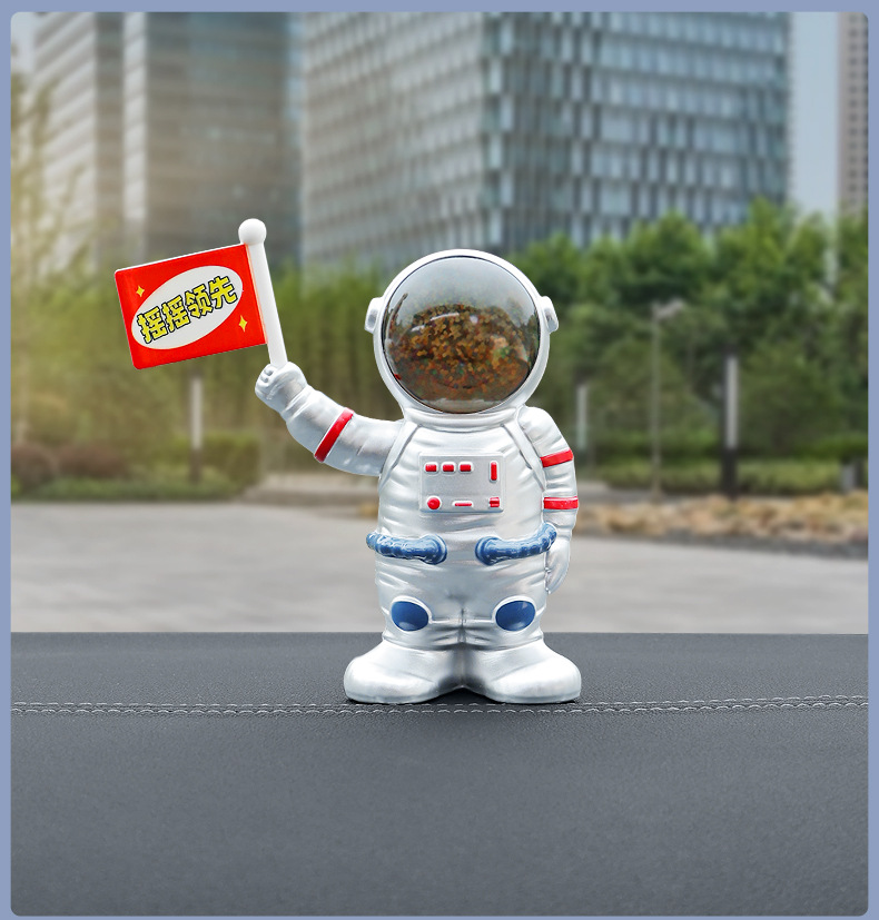 Car ornaments astronaut solar swing car creative hot language astronaut car center console decoration supplies