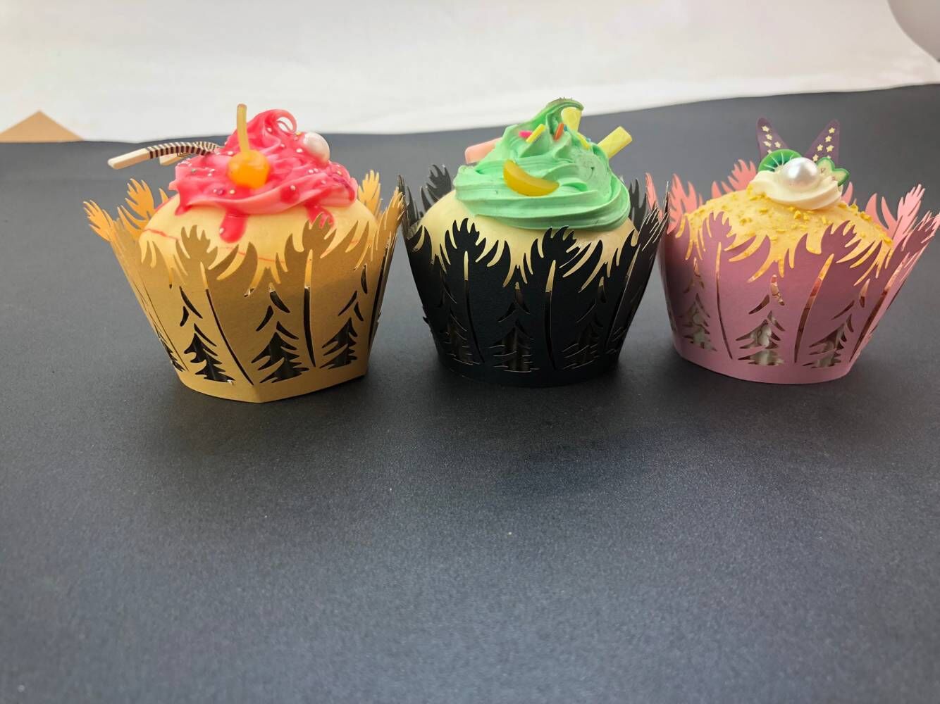 厂家直销马芬羽毛蛋糕纸托激光雕刻镂空