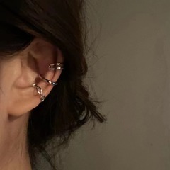 超価値三点セットの洗練された冷たい風の耳の骨は軽くて贅沢でシンプルな耳の穴がない高級感があります。