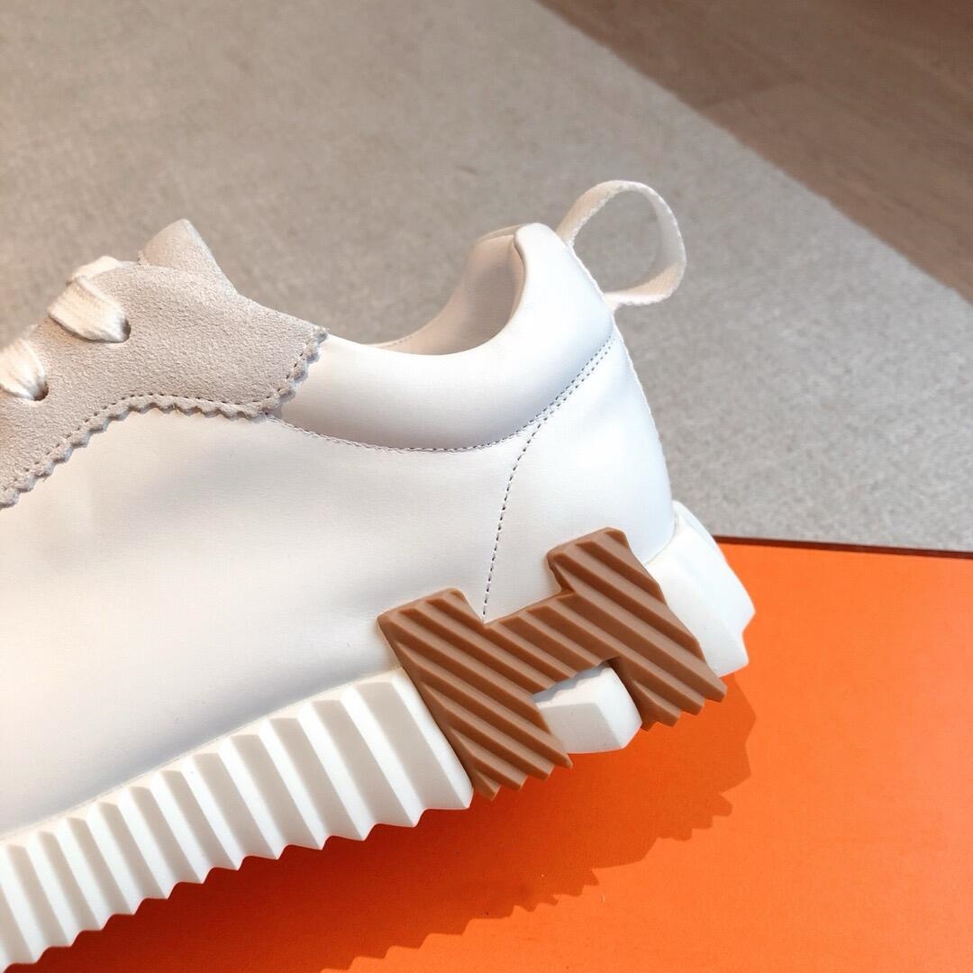 Versión de piel de vaca ~ H color a juego zapatos blancos mujer 2025 nueva versión de cuero punta redonda con cordones zapatos casuales de pareja plana