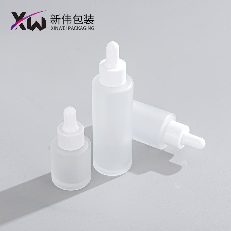 在庫あり 30ml フロストエッセンシャルオイルボトル 直円平肩フロストガラスボトル 美容液分注ボトル ジェルヘッドドロッパーボトル|undefined