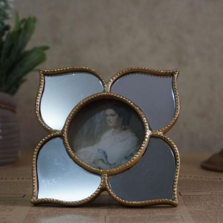 European Retro Mirror Relief Resin Photo Frame Home Decoration Light Luxury Mirror Handmade Living Room Bedroom Sofa Special European Retro Mirror Relief Resin Photo Frame Home Decoration Light Luxury Mirror Handmade Living Room Bedroom Sofa Special