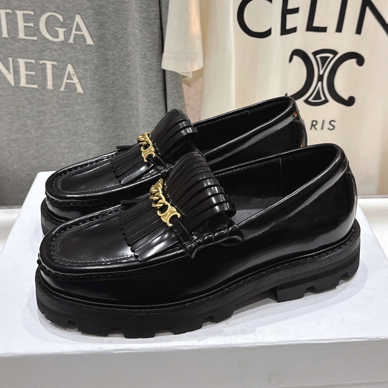 Guangzhou Original Brand Counter-Quality European and American Big-Name Genuine Leather Women's Shoes with Metal Buckle and Tassels, Slip-On Loafers, Trendy