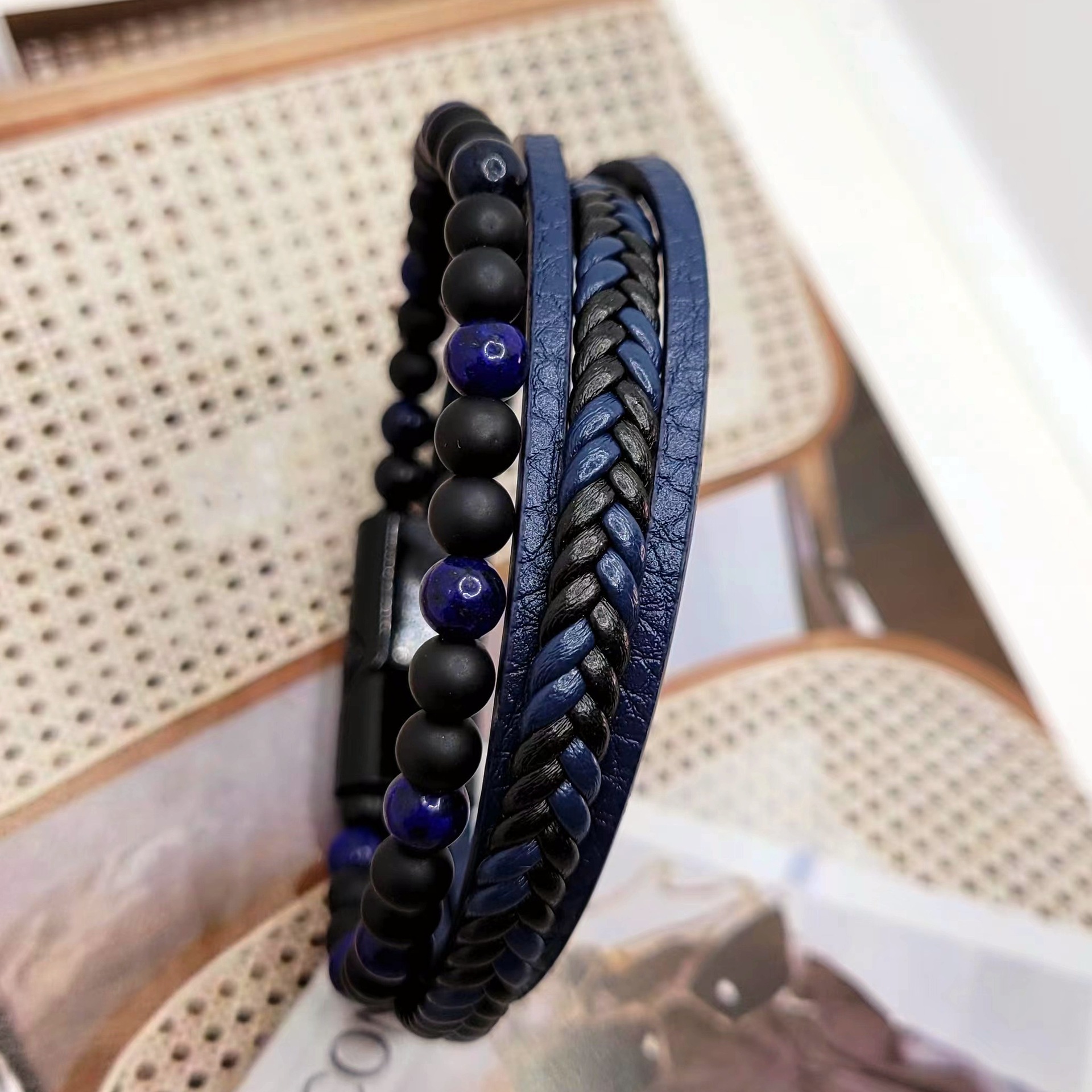 Venta caliente transfronteriza hebilla de aleación pulsera de cuero de los hombres en stock pulsera de piedra de ojo de tigre tejida a mano hebilla de imán pulsera de cuentas