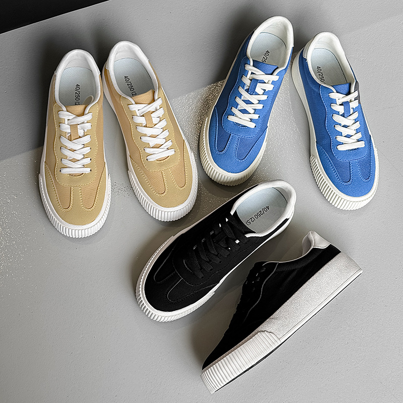 Zapatos de lona para hombre 2025 nuevos zapatos de entrenamiento alemanes moda para hombres tendencia al aire libre zapatos para hombres de nicho todo fósforo zapatos casuales cabello