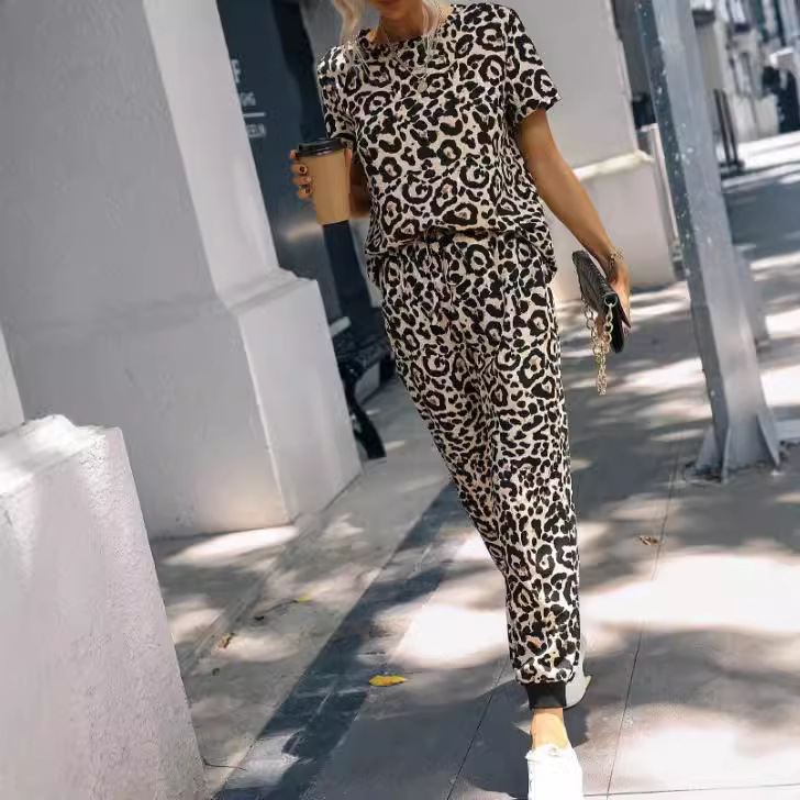 Leopard T-shirt sport shim to'plam ayol zamonaviy model