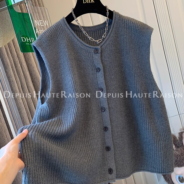 2025 Early Autumn Plus Size 100kg Casual Layered Vest Large Size Buttoned Sweater for Women
