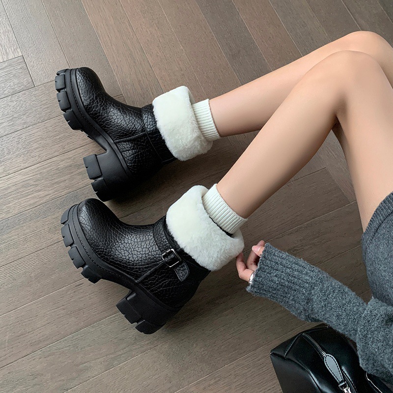 Boot tuyết nữ da thật cổ ngắn lót lông cừu, đế dày khóa thắt lưng gót vuông — màu nâu