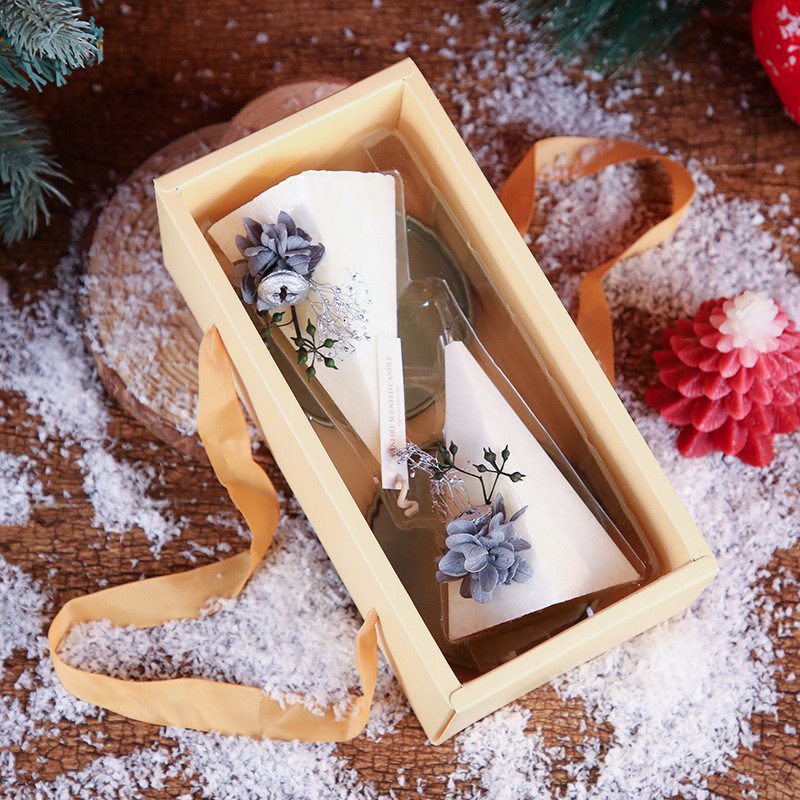 Enfeite de vela natalina criativo em formato de pinheiro com flocos de neve, estilo INS, para nicho ou presente sofisticado._voghion.com