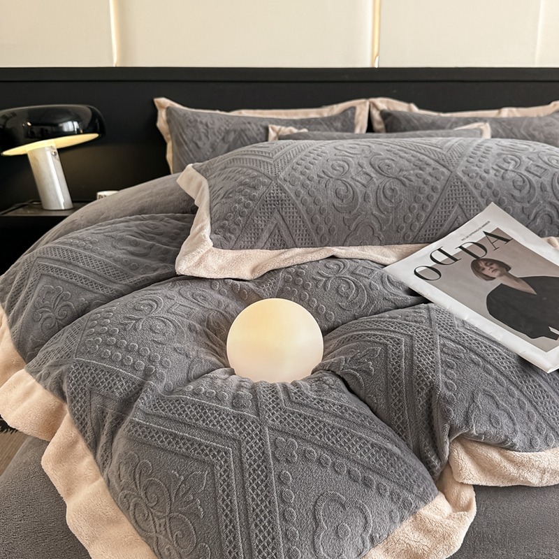 1688厳選連名A類冬5D彫刻牛乳パイル4点セット両面パイルシーツカバーが厚く保温されている