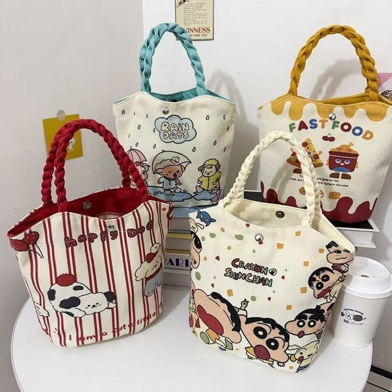 Japanese-style versatile cartoon anime print shoulder bag, large-capacity women's casual handbag, outdoor bucket bag
